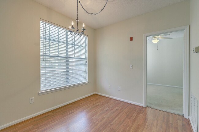 Building Photo - 1 bedroom unit in the Concord West of the ...
