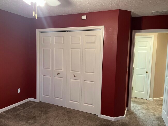 Building Photo - 6655 Oak View Ct