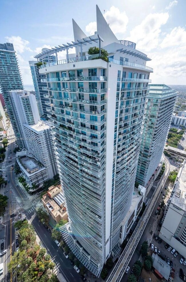 Building Photo - 1100 S Miami Ave