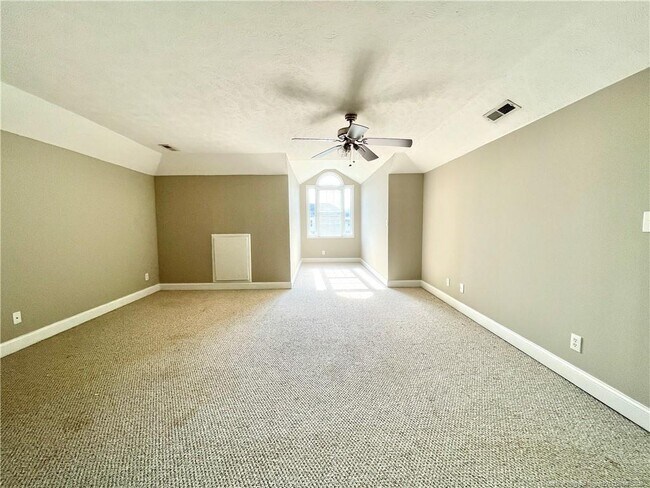 Building Photo - 108 Canyon Ct