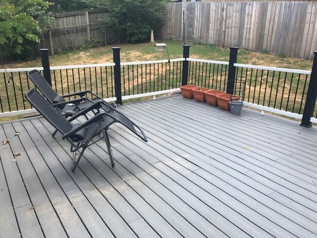 Building Photo - Breckenridge House