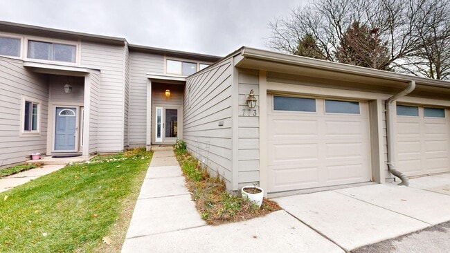 Building Photo - 773 Peninsula Ct