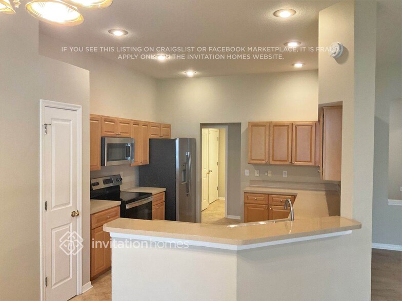 Building Photo - 9417 Hunters Pond Dr