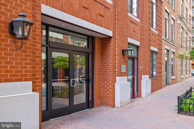 Building Photo - 1201 N Garfield St