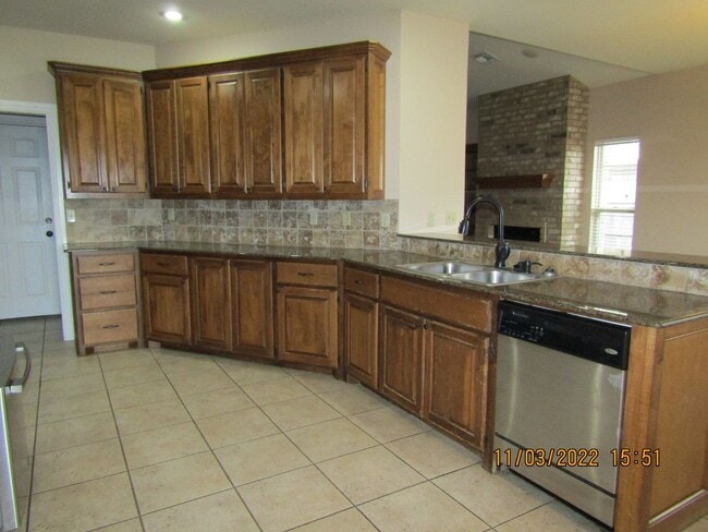 Building Photo - PETS NEGOTIABLE  !!!