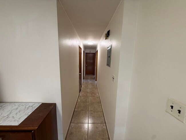 Building Photo - 36 W 9th St