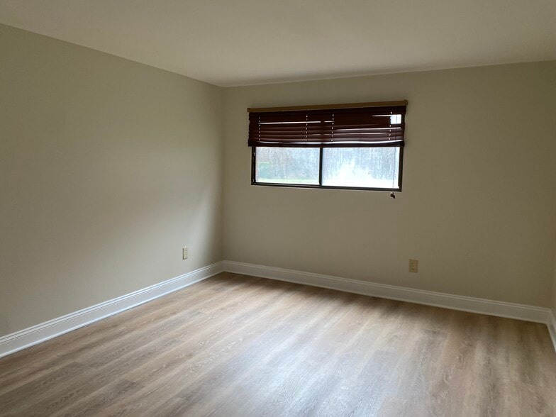 2nd Bedroom - 220 Oak St