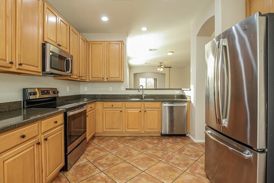 Building Photo - 2543 W Old Paint Trail