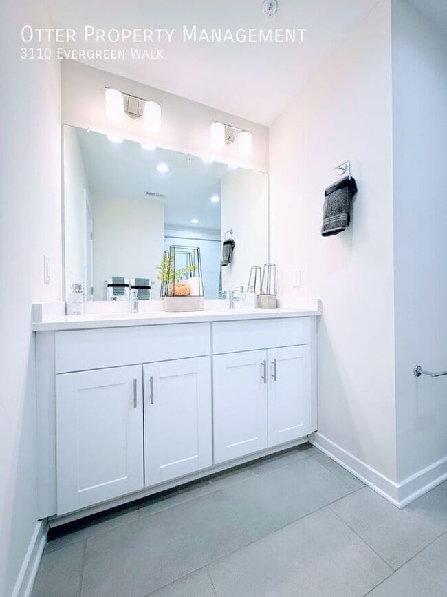 Building Photo - 3110 Evergreen Walk