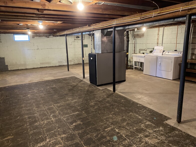 Basement w/ Laundry - 4 1st St