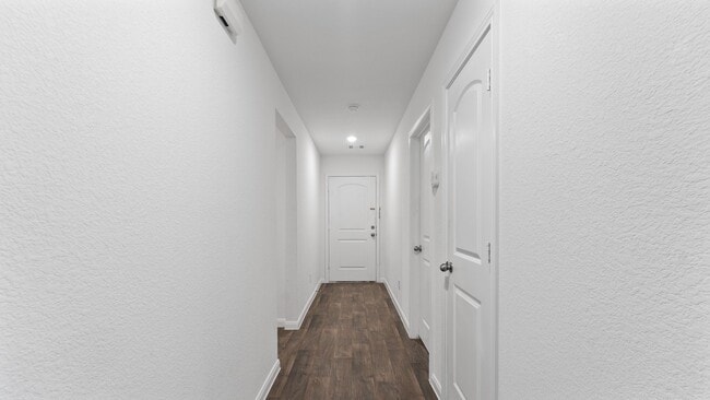 Building Photo - 410 Pimmit Hill Run