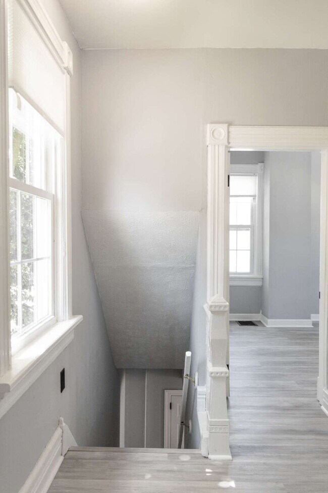 Building Photo - Student Housing Near the University of Dayton – Rent is $750 per bedroom (3 students), total leas...