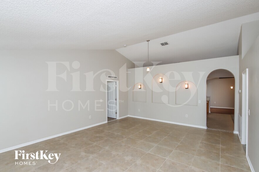 Building Photo - 1686 Whiting St SE