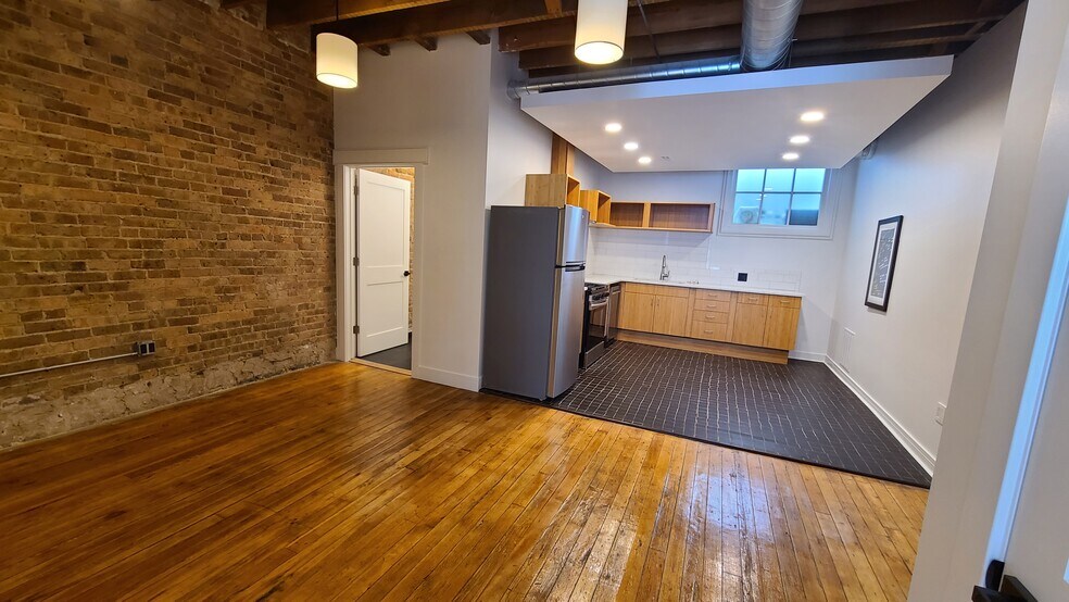 Living area - 2886 S Archer Ave