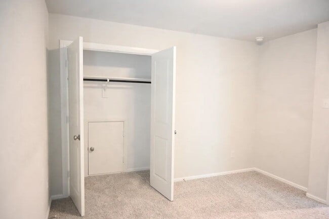Building Photo - 1012 Portina Dr