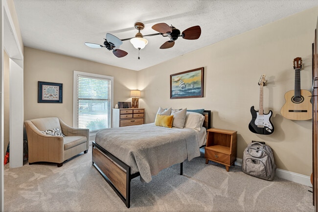 Building Photo - 312 S Dogwood St