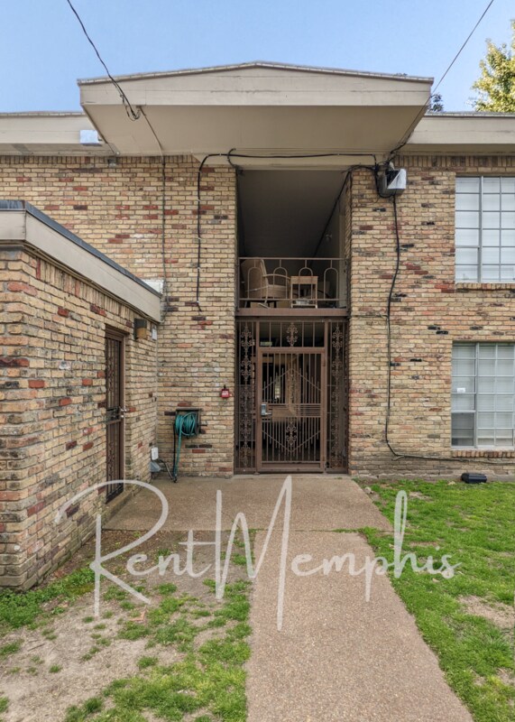 Building Photo - 358 East Parkway North