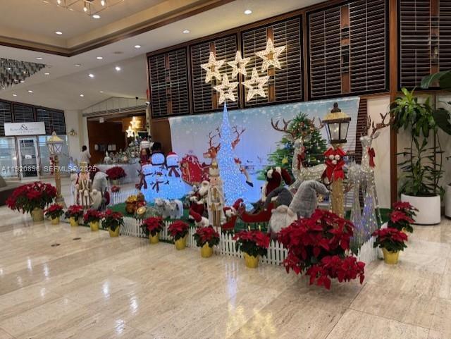 Building Photo - 999 Brickell Bay Dr