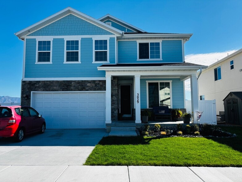 Building Photo - 3029 S Shoreline Dr
