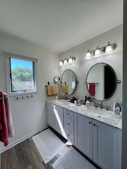 Building Photo - 254 Dominion Dr