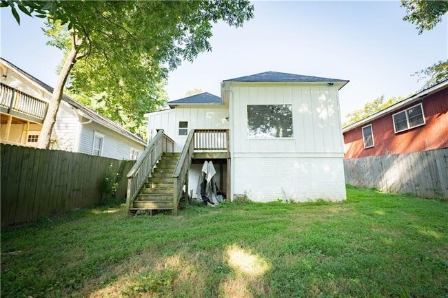 Building Photo - 184 Laurel Ave SW