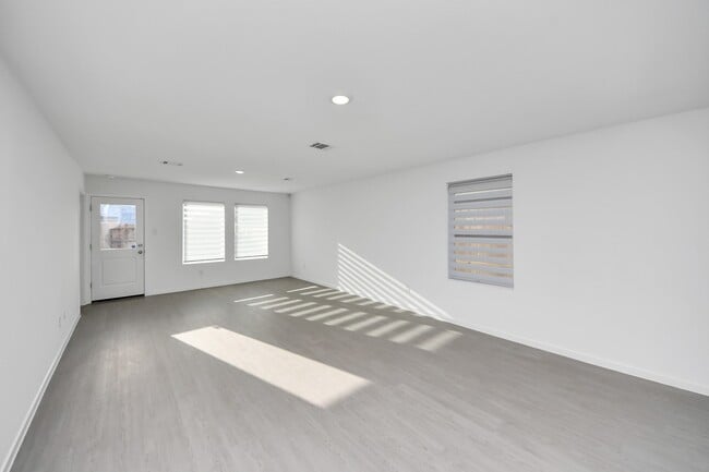 Building Photo - 3052 Dawn Sound Dr