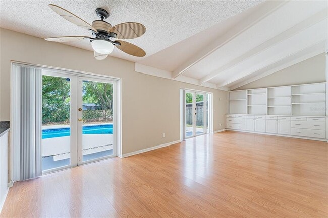 Building Photo - 16203 Fantasia Dr