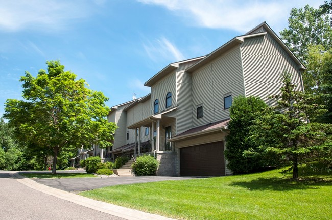 Outside - Oaks Lincoln Townhomes