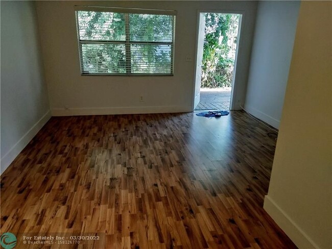 Building Photo - 1406 Arpeika St