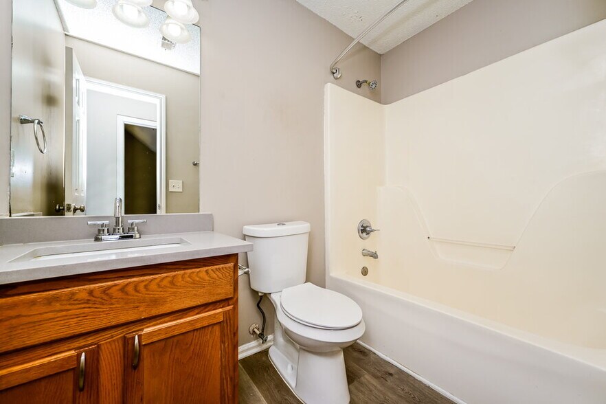 Building Photo - 6686 Pole Creek Dr