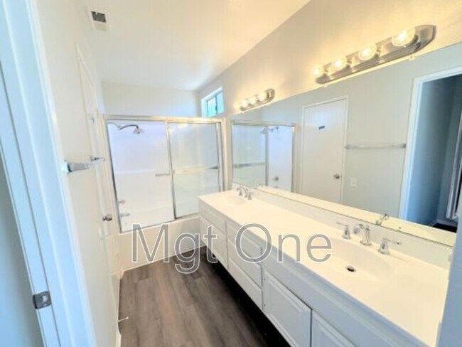 Building Photo - 29784 Camino Cristal