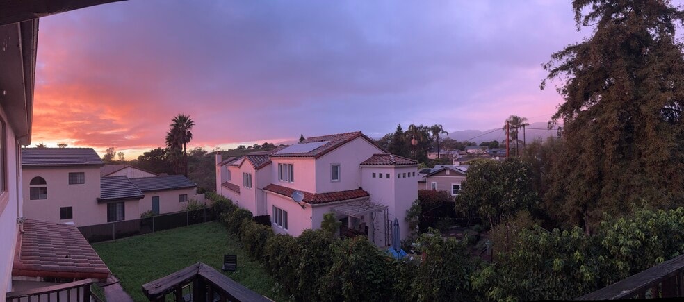 Building Photo - 409 El Sueno Rd