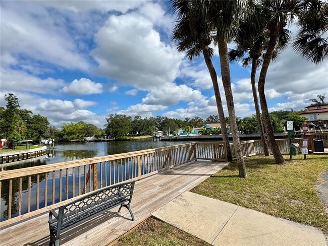 Building Photo - 9205 Tudor Dr