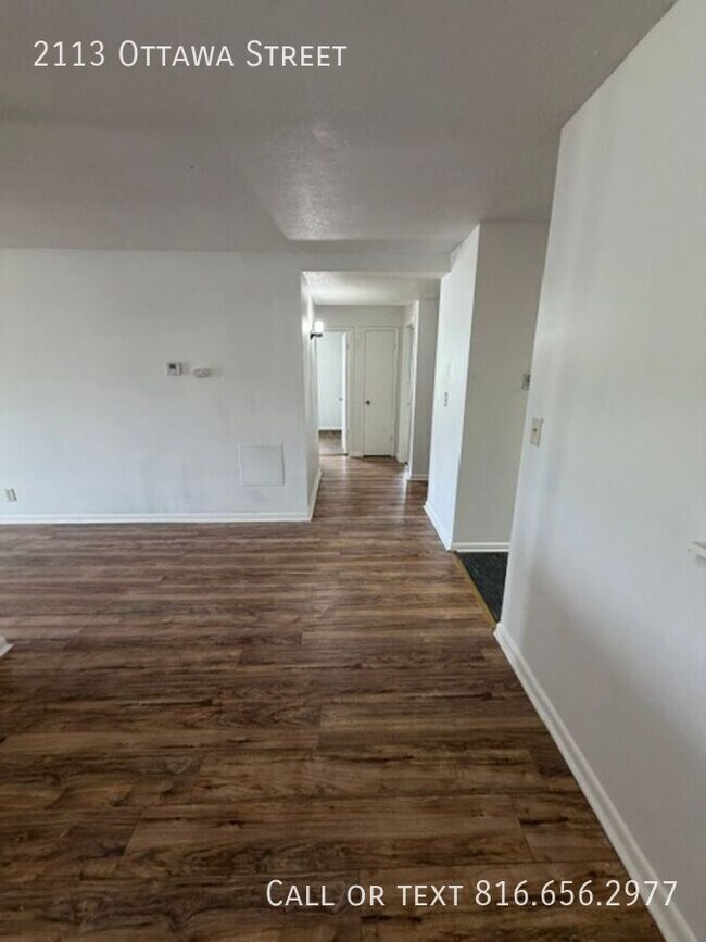 Building Photo - 2113 Ottawa St