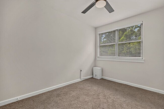 Building Photo - 62 Faris Cir
