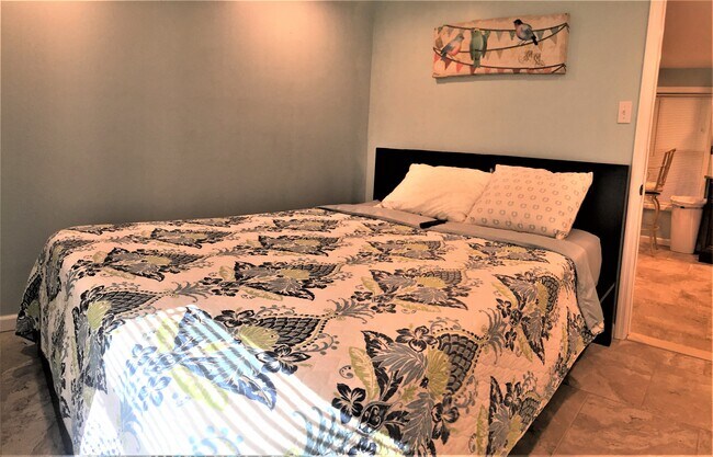 Building Photo - 44 Hancock Ave