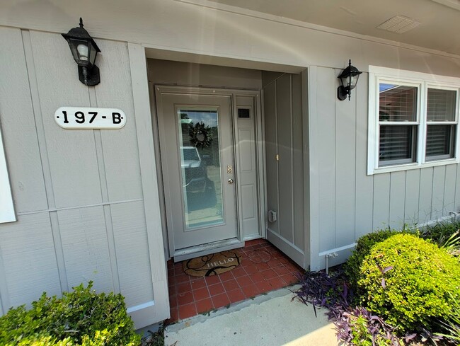 Primary Photo - 3 bedroom 2 bath townhouse in Midtown!! Av...