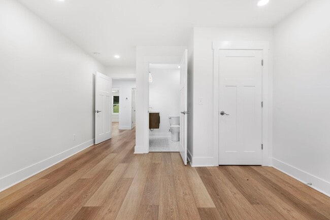 Building Photo - Four Bedroom Four Bath Home