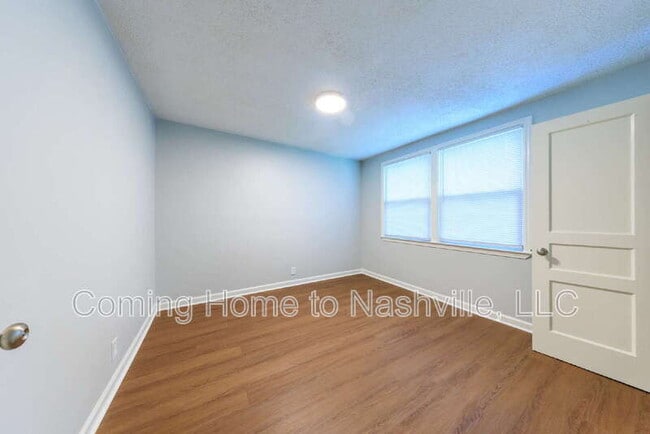 Building Photo - 410 Ewing Dr