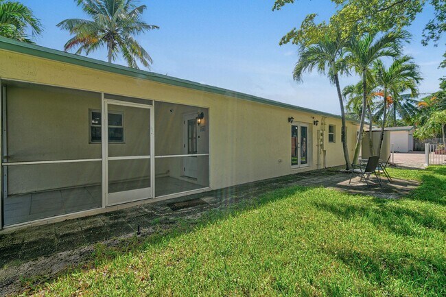 Building Photo - 244 Greymon Dr