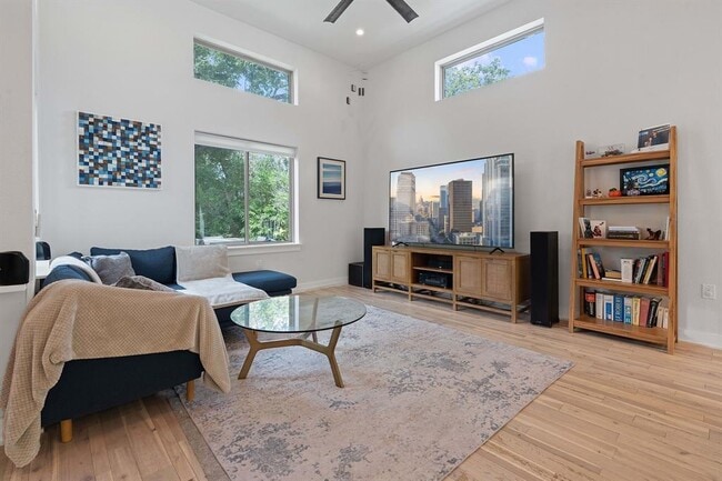 Building Photo - 2711 Willow St