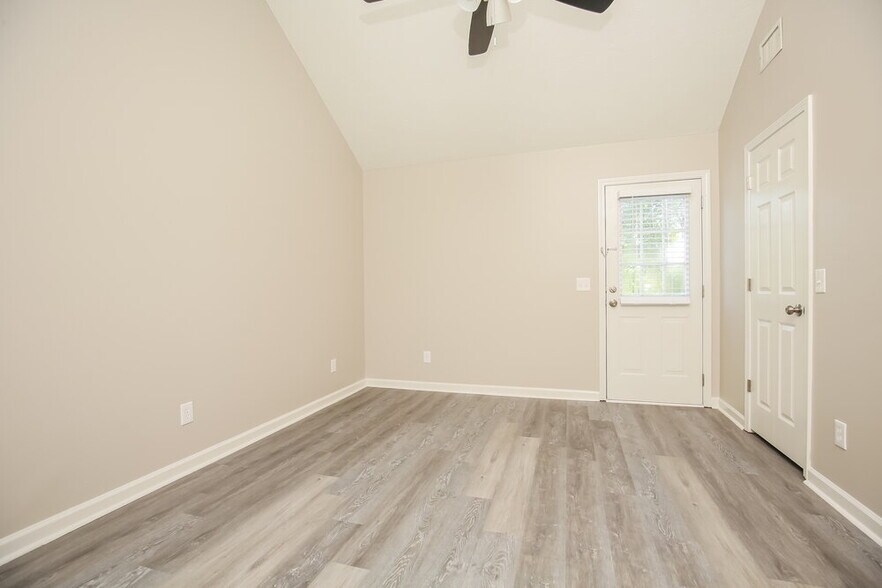 Building Photo - 1202 Welsh Dr