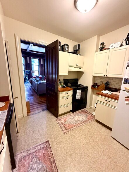 Building Photo - 317 Commonwealth Ave