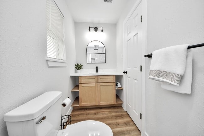 Building Photo - 5115 Clay St