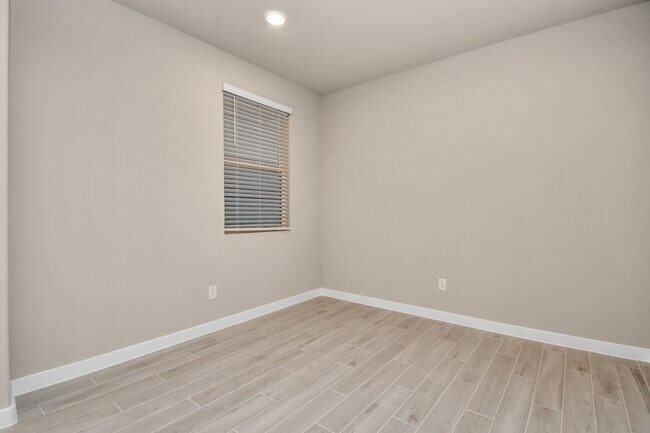Building Photo - 8515 Rising Stream Dr