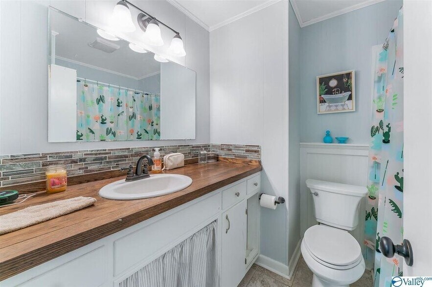 Building Photo - 623 E Tuscaloosa St