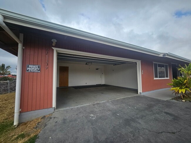 Primary Photo - Beautiful and Large Country Home in Kamuela