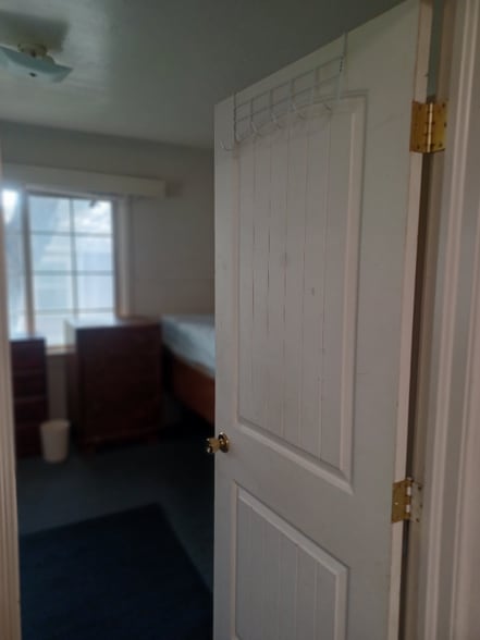 Building Photo - 748 N 700 E