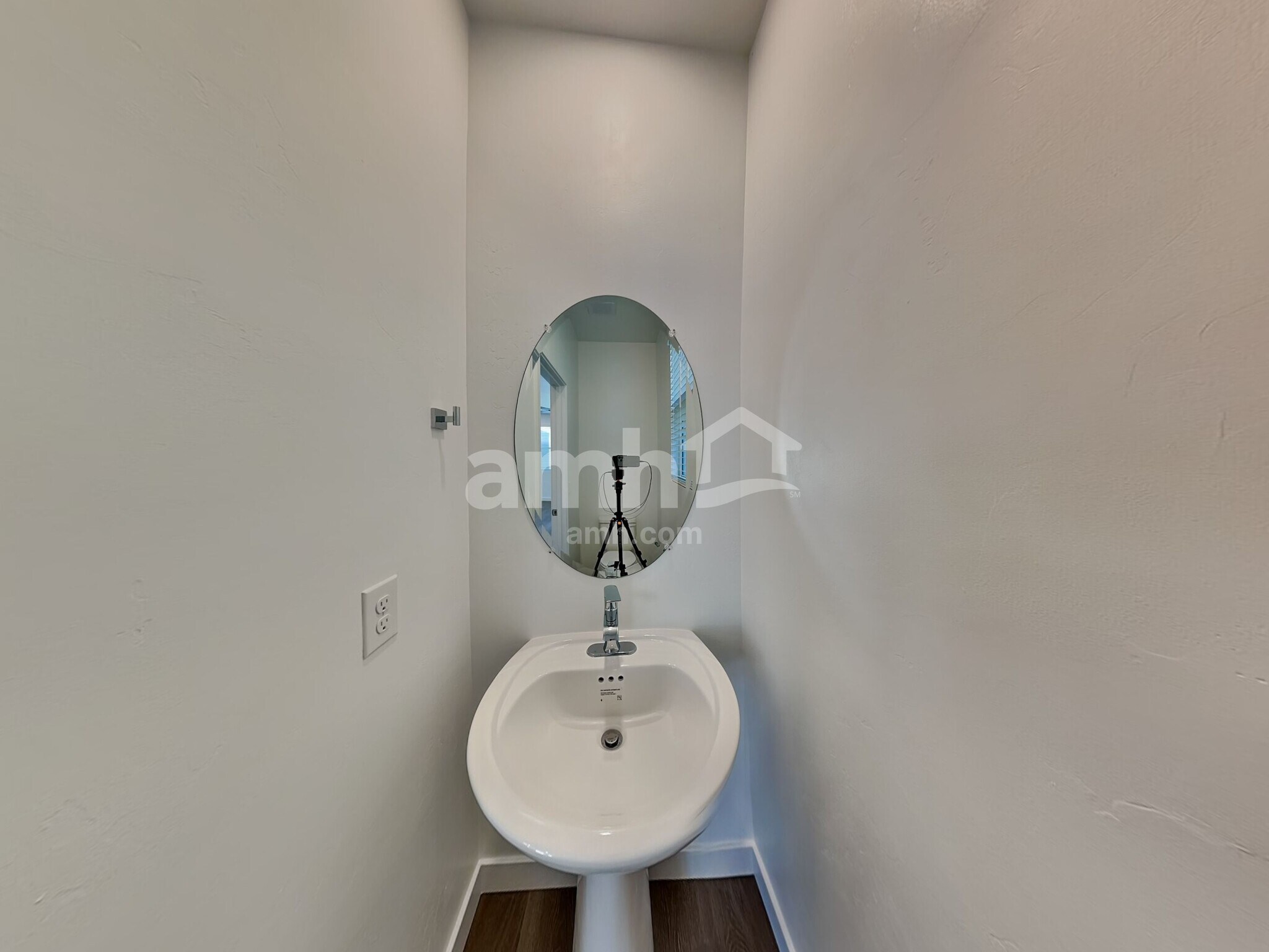 Building Photo - 7332 S Avenida Obelo