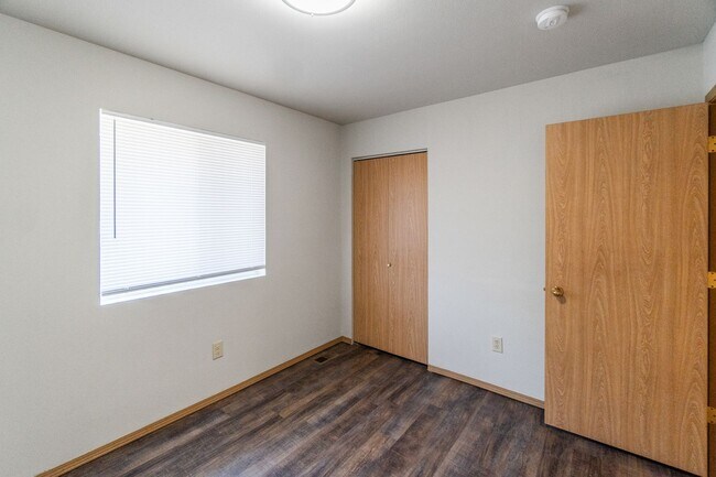 Building Photo - 1501 N Regal St